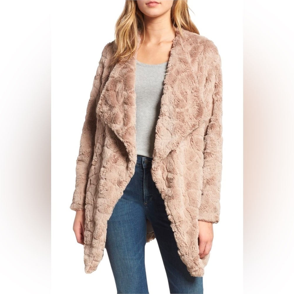 BB Dakota Tucker Wubby Faux Fur Coat
BB Dakota by Steve Madden